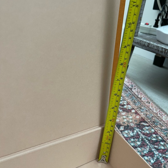 Authentic Louis Vuitton box. - Picture 8 of 10